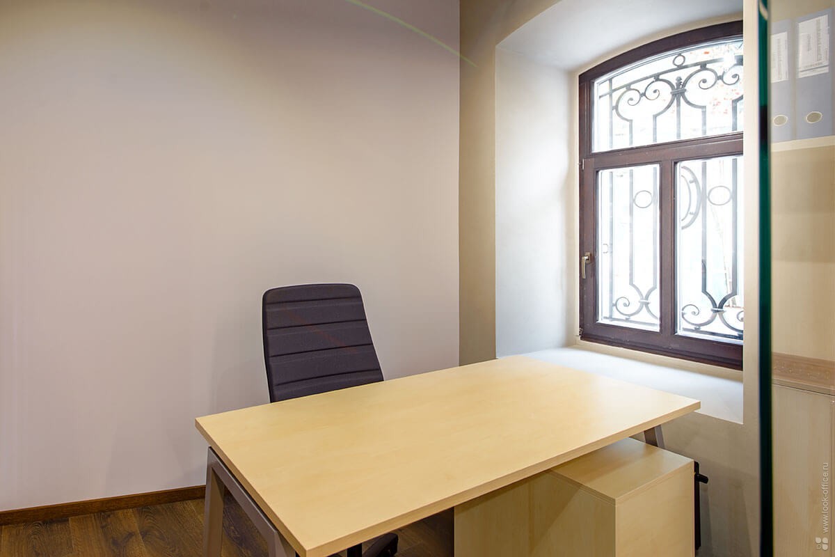 Столы для переговоров на заказ, офисная мебель по индивидуальному дизайну