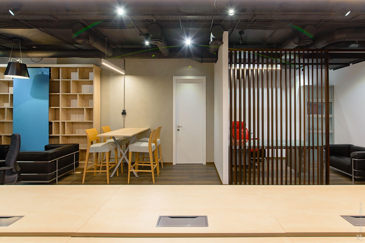 Столы для переговоров на заказ, офисная мебель по индивидуальному дизайну